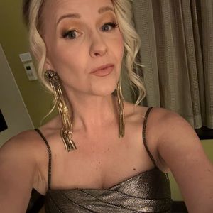 Meet your Posher, Claire